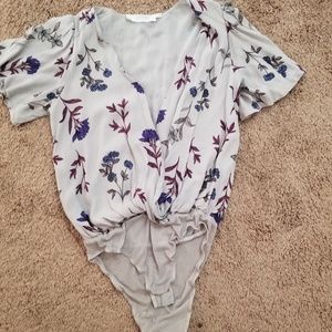 Short sleeve blouse bodysuit Medium